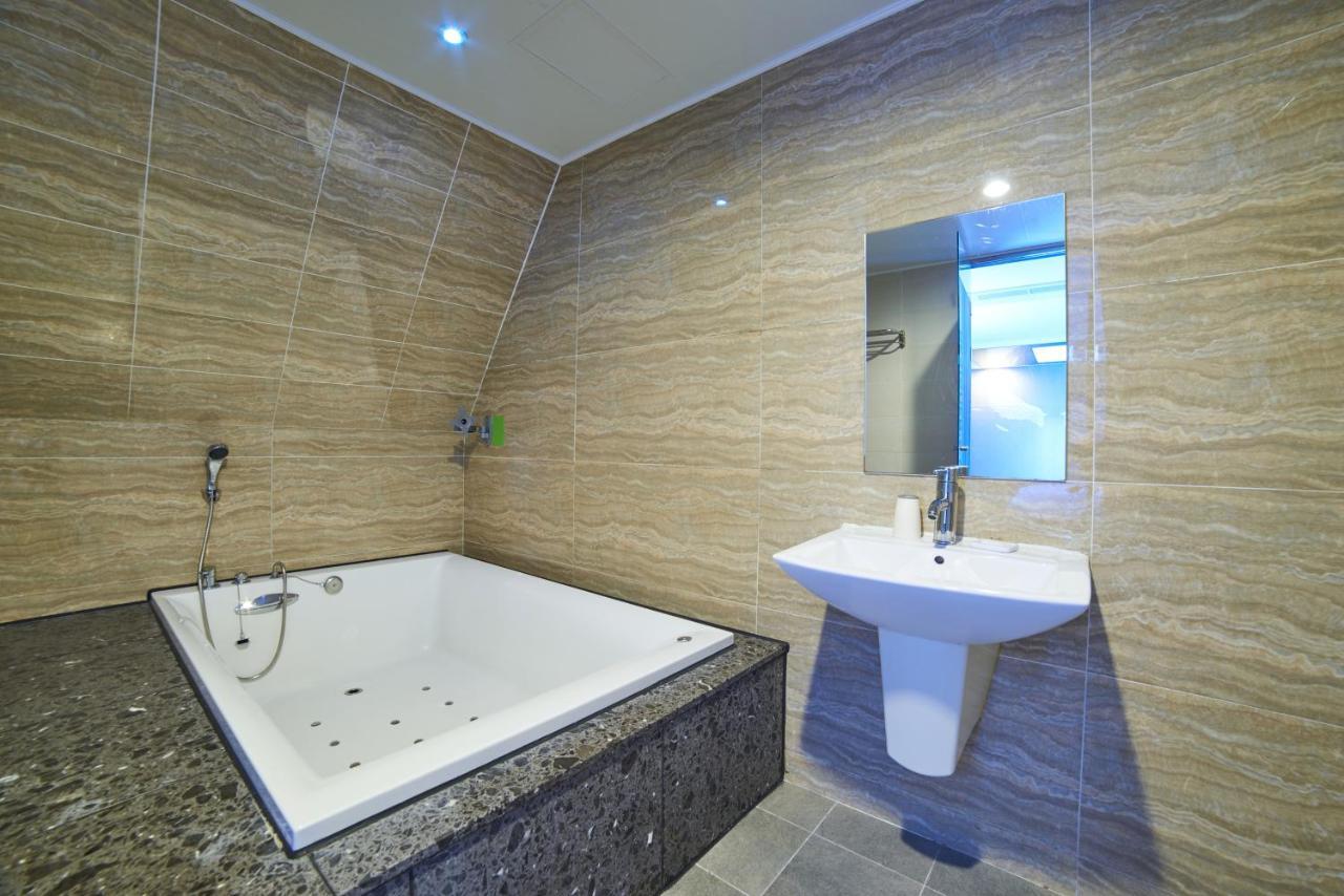 Busan Premium V Hotel Luaran gambar