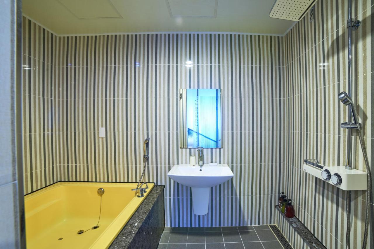 Busan Premium V Hotel Luaran gambar