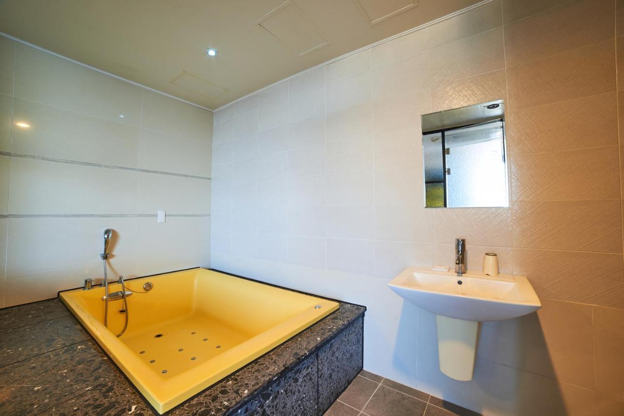 Busan Premium V Hotel Luaran gambar
